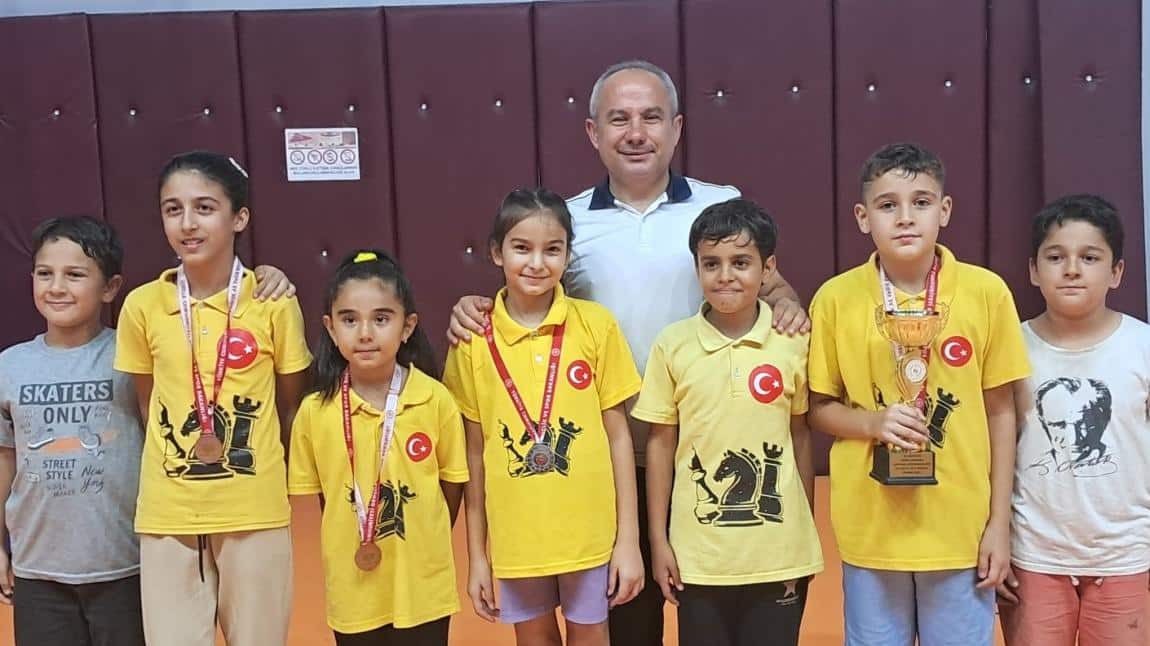 30 AĞUSTOS ZAFER BAYRAMI SATRANÇ TURNUVASINDA OKULUMUZ YİNE ÇOK KONUŞULDU 